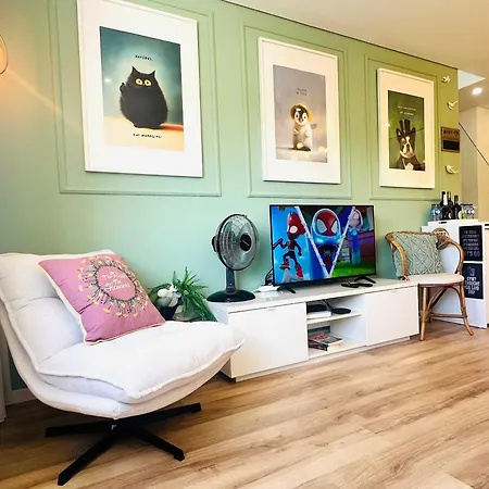 アパート Spacious Modern & Stylish Flat By Hostwise ヴィラ・ノヴァ・デ・ガイア