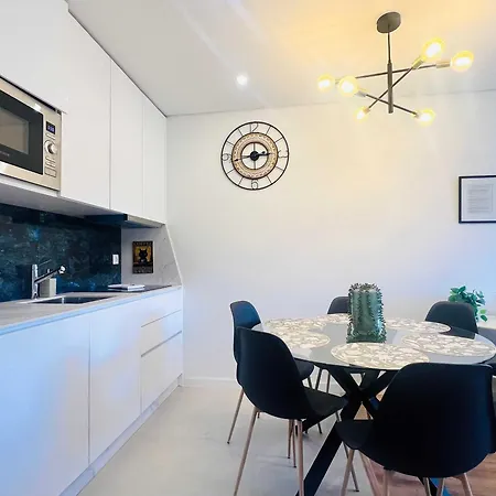 Spacious Modern & Stylish Flat By Hostwise ヴィラ・ノヴァ・デ・ガイア