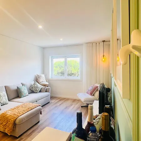 Spacious Modern & Stylish Flat By Hostwise
