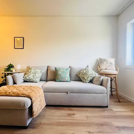 Spacious Modern & Stylish Flat By Hostwise *