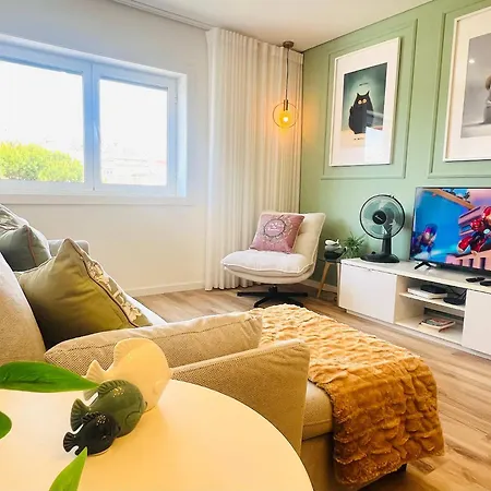 Spacious Modern & Stylish Flat By Hostwise アパート ヴィラ・ノヴァ・デ・ガイア